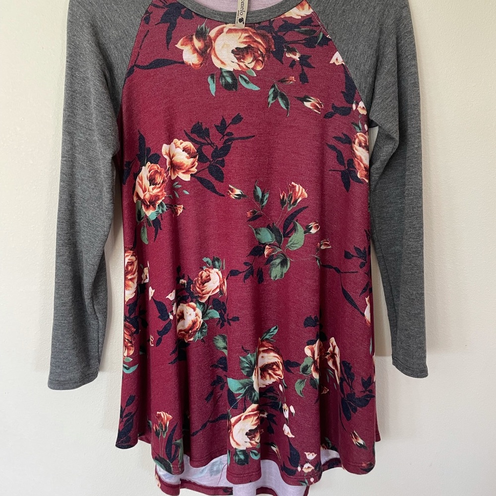 Boutique medium floral long sleeve shirt by pomelo
